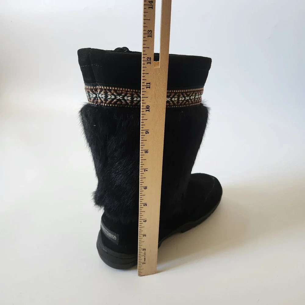 Minnetonka Vintage Rabbit Fur Suede Mukluk Snow Boots 9 Mid Calf Pull On Pom Pom